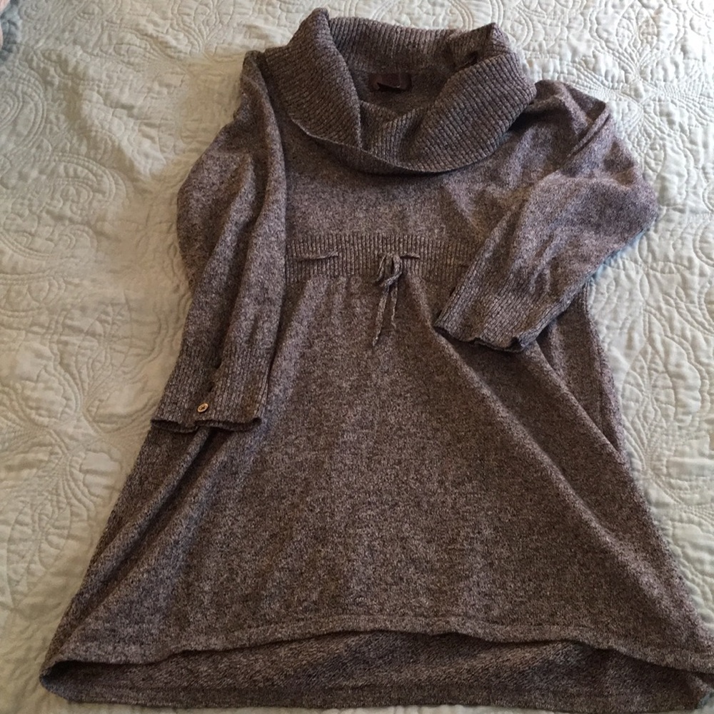 Motherhood maternity shirt size medium